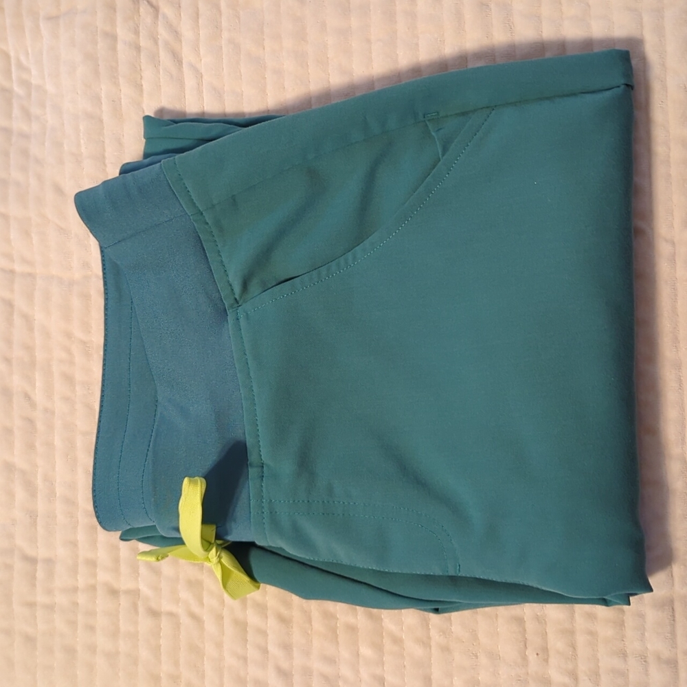 Figs scrub set